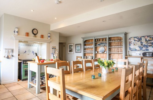 Menai Bridge Cottage | TAN Y COED, pet friendly, character holiday cottage in Menai Bridge