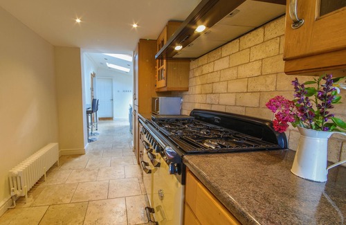 Mynytho Cottage | Tan Y Graig - a bungalow that sleeps 9 guests in 3 bedrooms