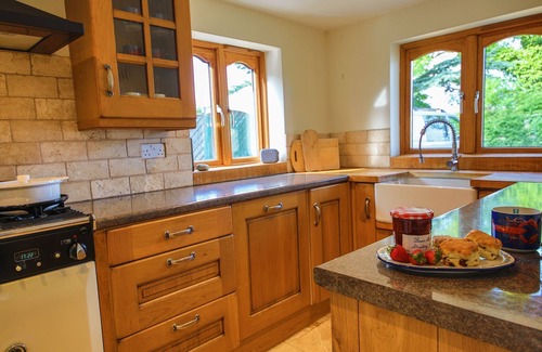 Mynytho Cottage | Tan Y Graig - a bungalow that sleeps 9 guests in 3 bedrooms