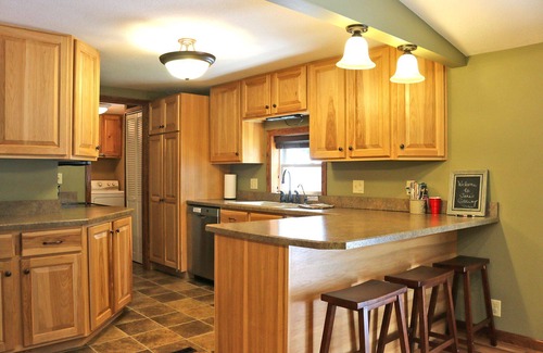 Loudonville House | Tana's Riverfront Getaway - Riverfront Home