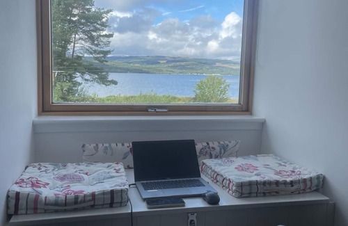 Strachur Cottage | Tanamuir, overlooking Loch Fyne, Strachur - sleeps 6 guests in 3 bedrooms
