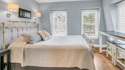 Wall Bed & Breakfast | Tandem Bike Inn