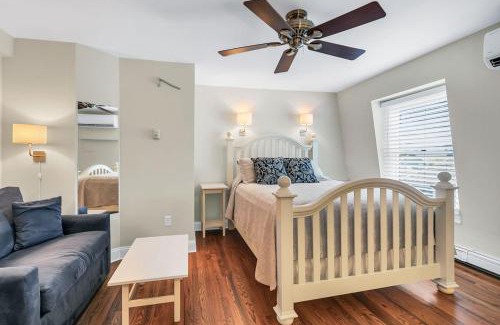 Wall Bed & Breakfast | Tandem Bike Inn