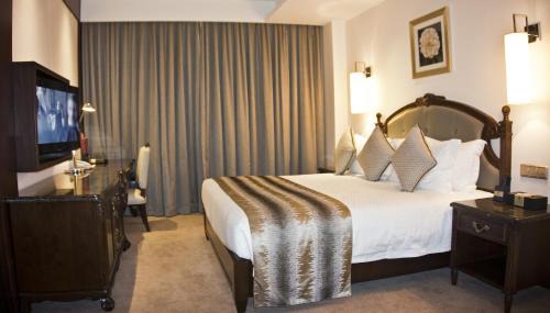 Roman Ridge Hotel | Tang Palace Hotel