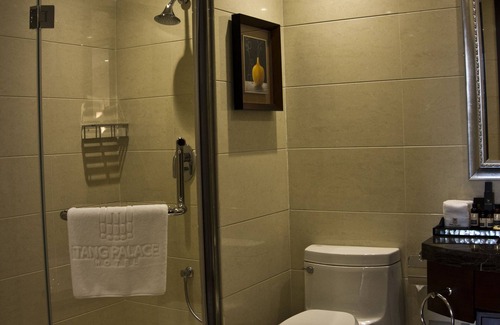 Accra Hotel | Tang Palace Hotel