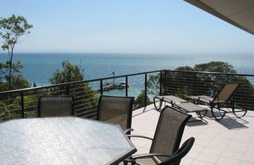 Brisbane Waterfront House | Tangalooma House Moreton Island - Airconditioned and WIFI