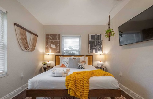 Riverside Heights House | "Tangerine Dream" - Game Room|Grill| Fire Pit