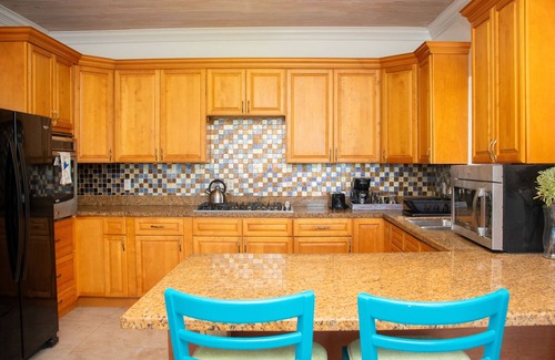 Adelaide Apartment | Tangerine Sunsets Pomelo East