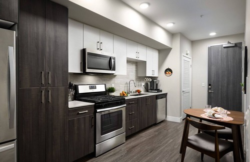 Orange Apartment | Tangerine Terrace - 10 min to Disney & Angel Stadium
