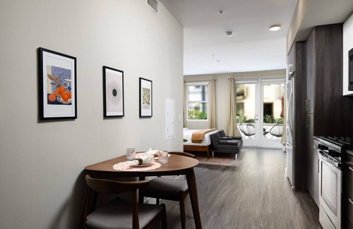 Orange Apartment | Tangerine Terrace - 10 min to Disney & Angel Stadium