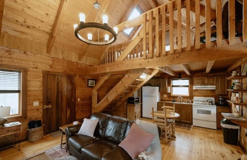 Rockbridge Cabin | Tanglewood Cabin in Hocking Hills (with WiFi)