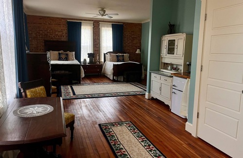 Welcome Cabin | Tanglewood Inn