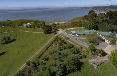 Tangoio House | Tango10 Accommodation - Best views in Hawke's Bay
