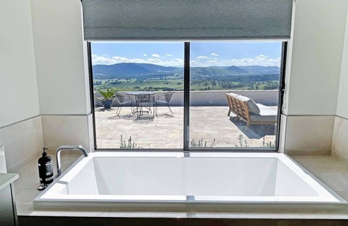 Glendon Brook House | Tangory Rise - The most amazing view!