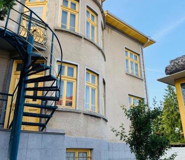 Samokov Apartment | TÁNIN HOUSE - Three-bedroom apartment, sauna and gym 10' away from Borovets