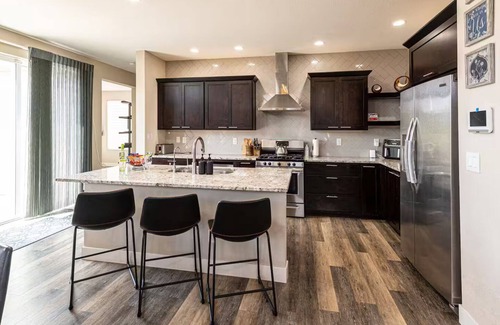 Brighton House | Tanner Peak: Wellness Business Entertainment