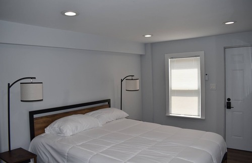 Tannersville Hotel | Tannersville Village on SawMill Creek Room #3- 1 Queen