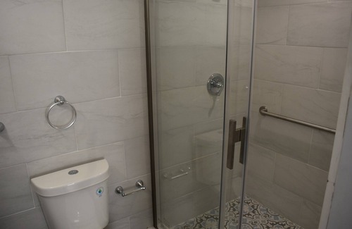 Tannersville Hotel | Tannersville Village on SawMill Creek Room #6 - 1 Queen