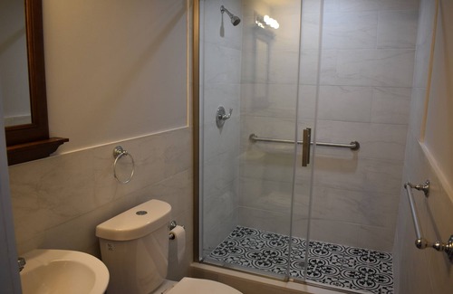 Tannersville Hotel | Tannersville Villageon SawMill Creek Room #9- 1 Queen