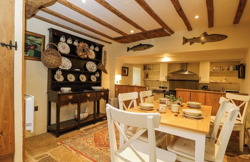 Burford Cottage | TANNERY COTTAGE, pet friendly, character holiday cottage in Burford