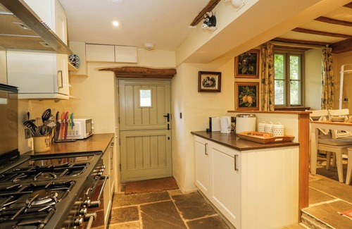 Burford Cottage | TANNERY COTTAGE, pet friendly, character holiday cottage in Burford