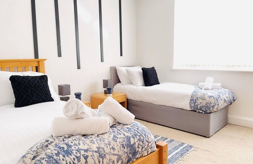 Cambridge House | Tanzanite in Cambridge