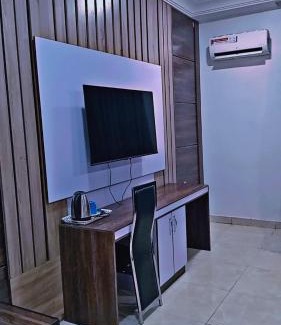 Biogbolo Hotel | Tap-Talle Hotel & Suites