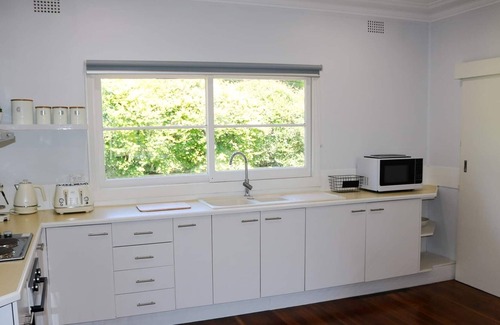Tapitallee House | Tapitallee Cottage a stunning rural property at the foot of Cambewarra Mountain
