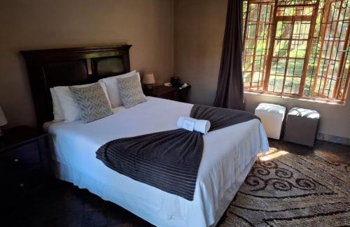 Zeerust Bed & Breakfast | Tapologo Lodge
