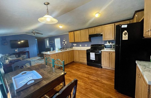 Deersville House | Tappan Lake camping home Rocky Road Retreats