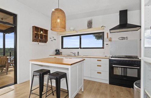 Te Tii House | Tapuaetahi Beach Marvel - Te Tii Holiday Home