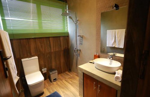 Godakewela Hotel | Tara Waterfall