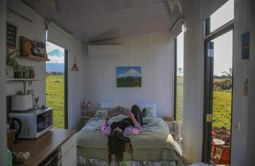 Midhirst House | Taranaki Creekside KEA by Tiny Away