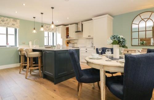 Wing House | Tarn End Cottages 12