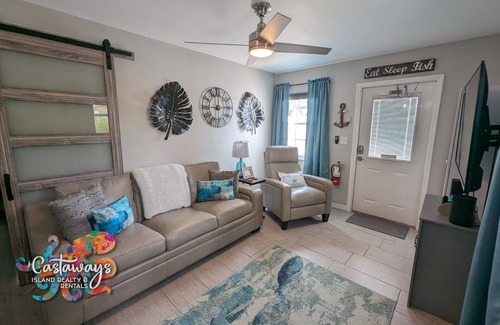 Saint James City Cabin | Tarpon @ 2 Fish Inn with Pool and Dockage on Pine Island