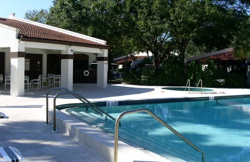 Palm Harbor Condo | Tarpon Woods Condo with Lake View