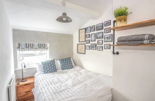 Tarporley House | Tarporley High Street - Modern 3 Bed Terrace Open plan layout. Central Location