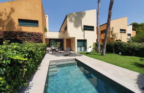 Tamarit Villa | TarracoHomes, Town House La Mora