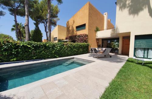Tamarit Villa | TarracoHomes, Town House La Mora