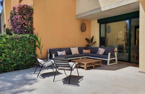 Tamarit Villa | TarracoHomes, Town House La Mora