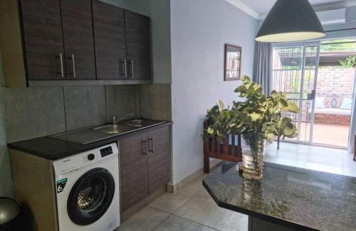 Kathu Apartment | Tarrentoela selfcatering guesthouse