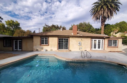 Tarzana House | Tarzana 5 Bedroom Charmer With Pool