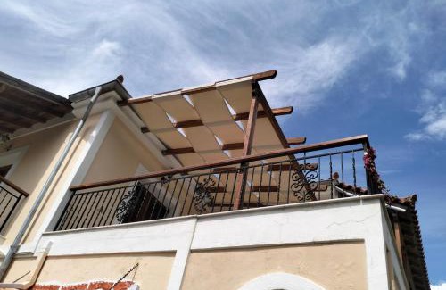 Marathias House | Tas Millstone Seaside House