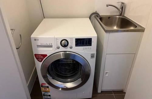 Woodville House | Tasha's Apartments - St Clair