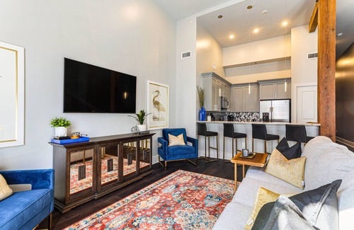 French Quarter Apartment | 🌟TASTE OF DOWNTOWN 4 BEDROOM/4 BATH + SLEEPER SOFA
