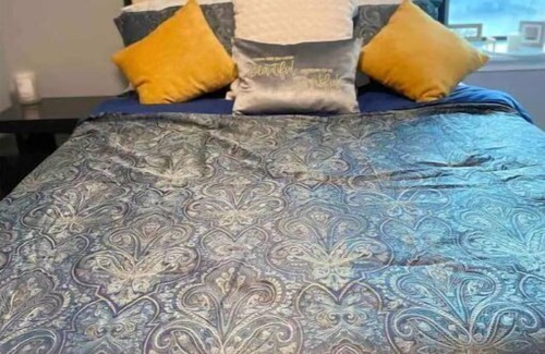 South Shore Apartment | Taste the Best of Chicago is a cozy stylish nook in the perfect location