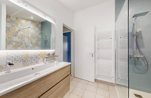 Verruyes House | Tasteful and cozy cottage with shared pool near Verruyes.