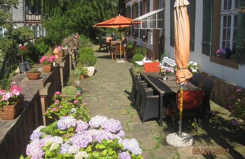 Rudigheim Apartment | Tasteful apartment in old manor house near Marburg