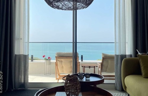 Bahceli Apartment | Tasteful apartment with immaculate seaview