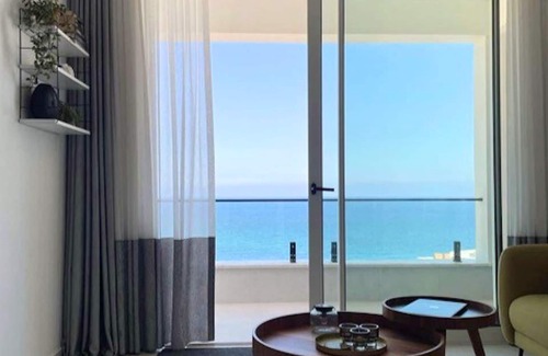 Bahceli Apartment | Tasteful apartment with immaculate seaview